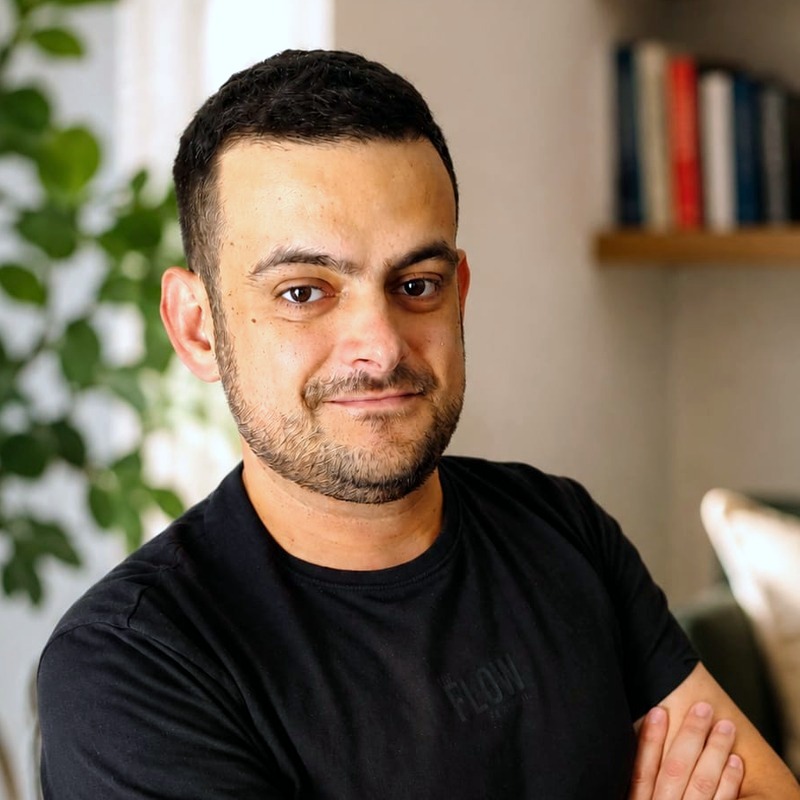 מיכאל, מייסד Movia